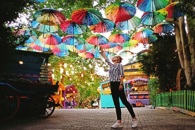 Istanbul in Colors: Balat Tour - Starting with spices at Misir Carsisi