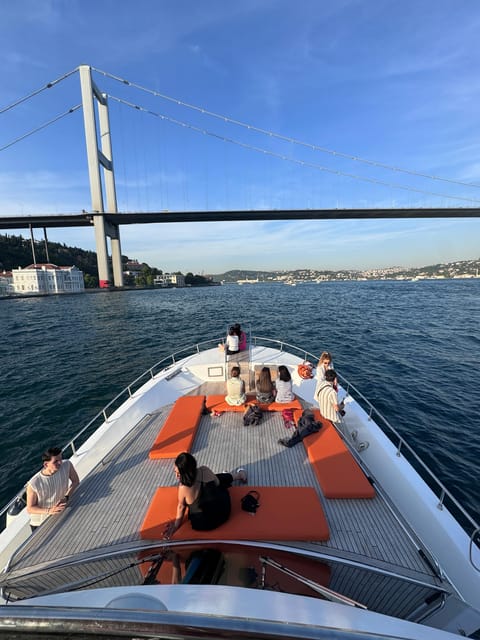 Istanbul: Morning or Sunset Cruise with Guide and Snacks - Beylerbeyi Palace on the Asian Shore