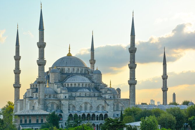 Istanbul Mosques Walking Tour: Hagia Sophia and Blue Mosque - Dress, prayer times, and useful preparation