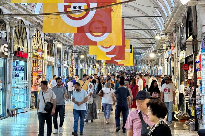 Istanbul Old City: Basilica Cistern - Blue Mosque - Grand Bazaar - Guides make or break this experience