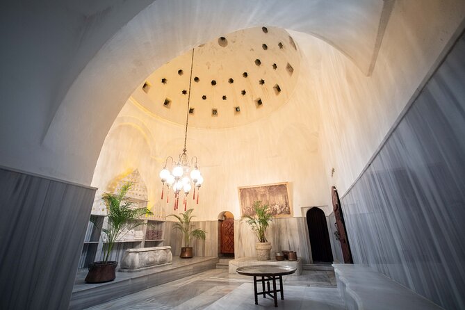 Istanbul Old City: Ottoman Hamam Experience with Foam Massage - The cool room, tea, and Turkish delight