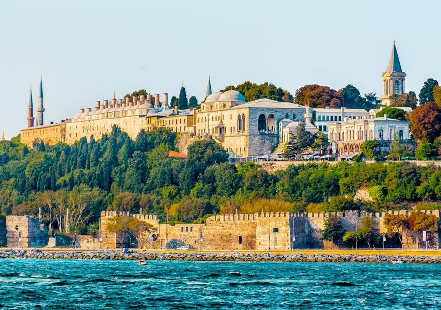 Istanbul: Old City Tour and Luxury Sunset Bosphorus Cruise - Grand Bazaar, with a sensible Sunday substitute