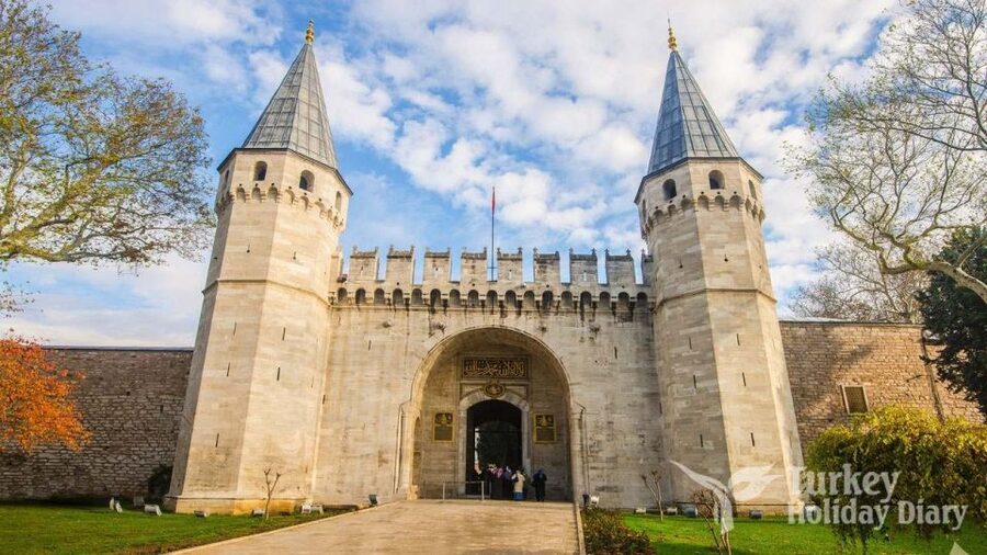 Istanbul: Old City Tour and Luxury Sunset Bosphorus Cruise - Rooftop lunch with a view