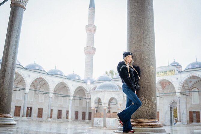 Istanbul Photoshoot tour with Local Photographer - Elmir’s approach to posing and local stories