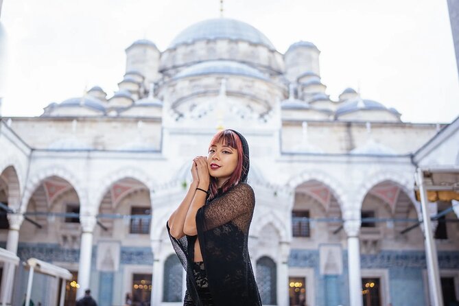 Istanbul Photoshoot tour with Local Photographer - Galata Tower and the classic Istanbul backdrop