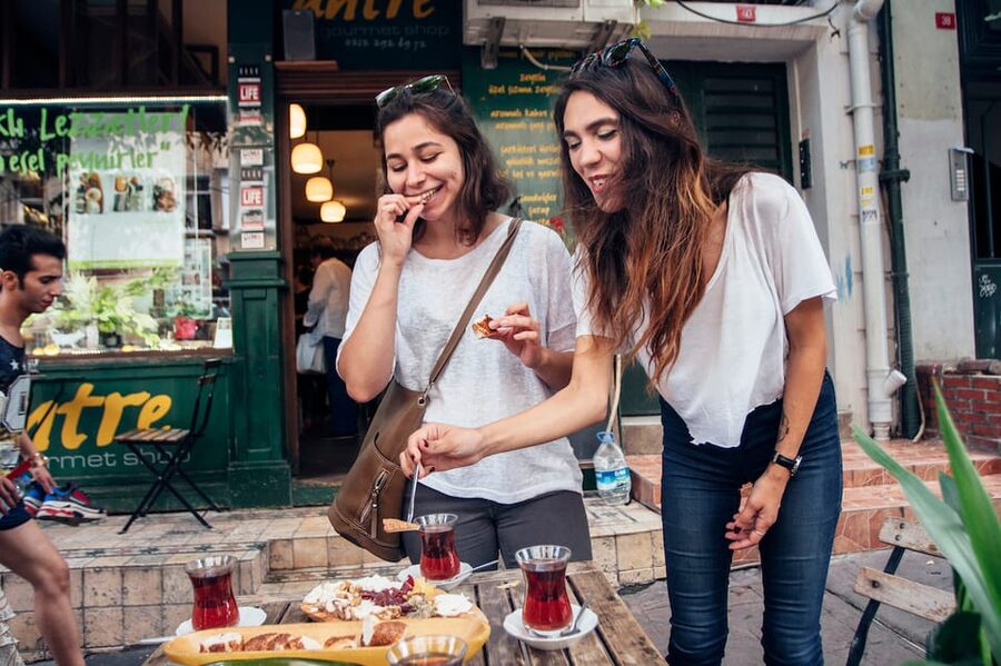 Istanbul: Private Guided Food Tour with 10 Tastings - Practical tips before you book