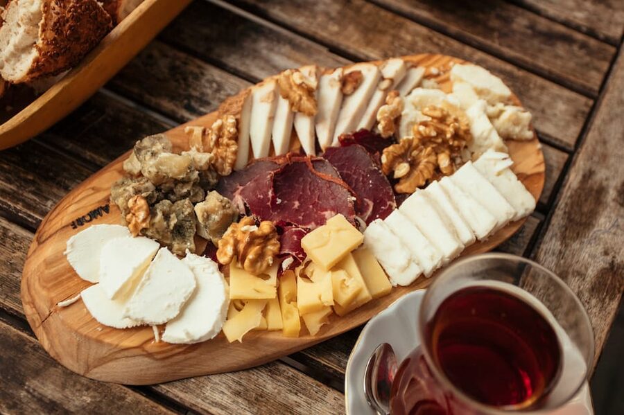 Istanbul: Private Guided Food Tour with 10 Tastings - What the Istanbul food walk is really like