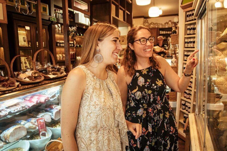 Istanbul: Private Guided Food Tour with 10 Tastings - Small eateries and the value of local guidance