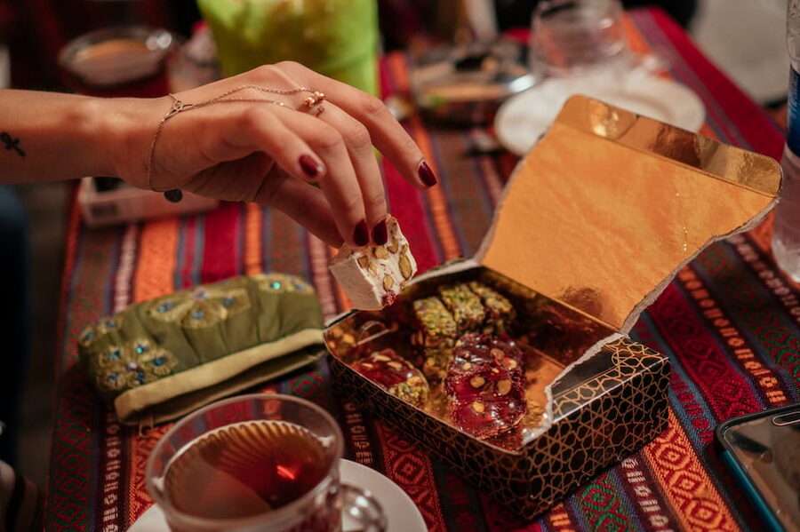 Istanbul: Private Guided Food Tour with 10 Tastings - Meeting in Cihangir and getting started