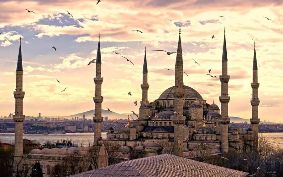 Istanbul: Private Old City Tour with Bosphorus Cruise - The Spice Market adds a shorter, more sensory stop