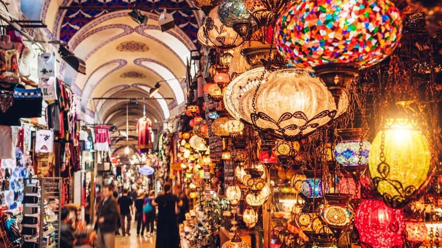 Istanbul: Private Sightseeing Tour in Multiple Languages - Lunch in Sultanahmet Square