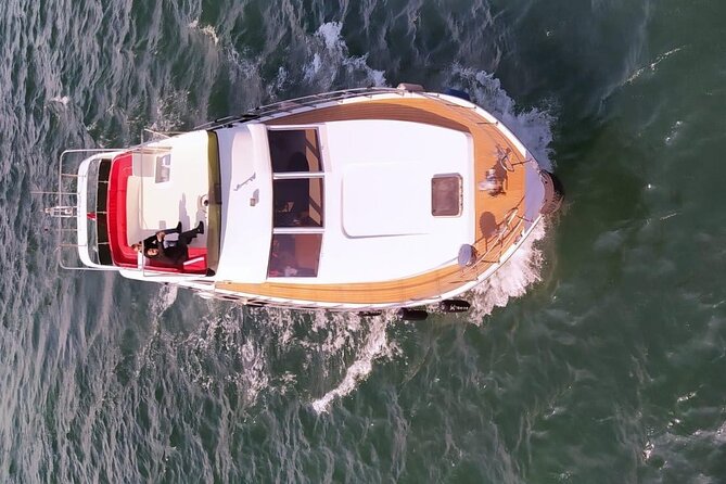 Istanbul Private Yacht Tour - 2 Hours - Meeting the yacht near Galata and the Golden Horn