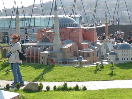 Istanbul's Golden Horn, Eyüp, Miniatürk & Pierre Loti Tour - Why the Golden Horn makes a good half-day route