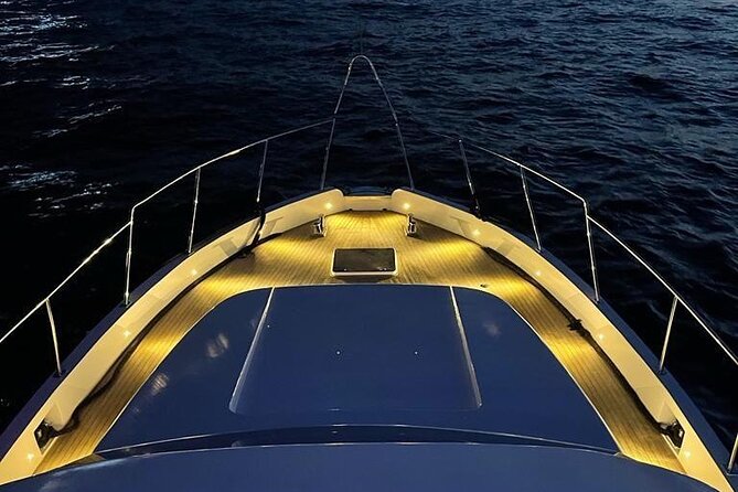 Istanbul: Small-Group Yacht Cruise with Snacks, Sunset or Daytime - Snacks, drinks, and the onboard mood