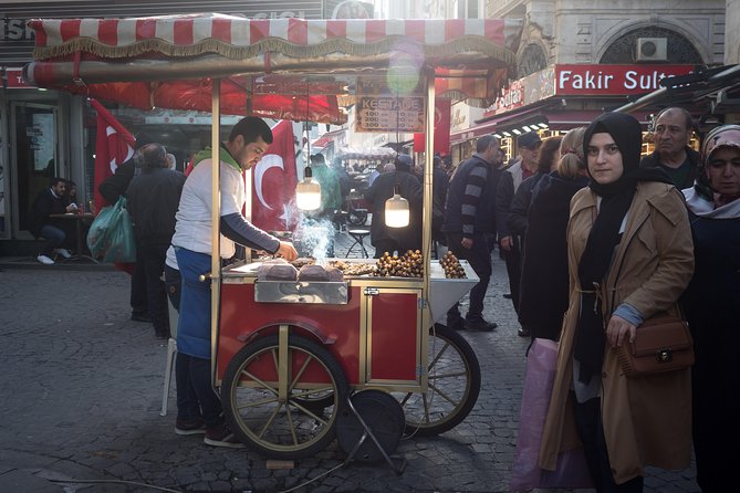 Istanbul Street Photo Tour - Galata Bridge: geometric shapes on the move