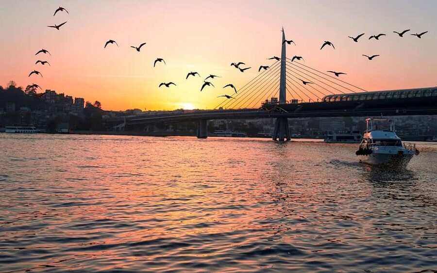 Istanbul: Sunset Bosphorus Yacht Cruise with A break on Asia - Why a Bosphorus cruise belongs in your Istanbul plans