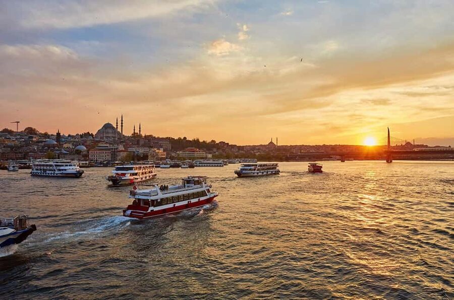 Istanbul: Sunset Bosphorus Yacht Cruise with A break on Asia - Golden Horn and Galata Bridge: Istanbul’s historic gateway