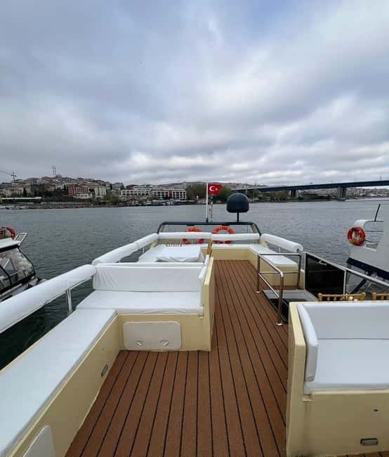 Istanbul: Sunset Bosphorus Yacht Cruise with A break on Asia - Meeting at Karaköy and getting onto the water