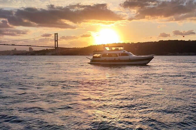 Istanbul Sunset Cruise With Luxury Yacht On Bosphorus - The European Shore: Palaces, Bridges, And Old Istanbul