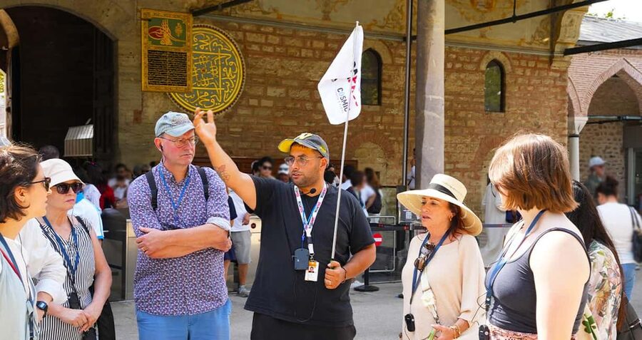 Istanbul: Topkapi and Harem Tour with Skip-the-Line Ticket - Exploring alone with the audio guide