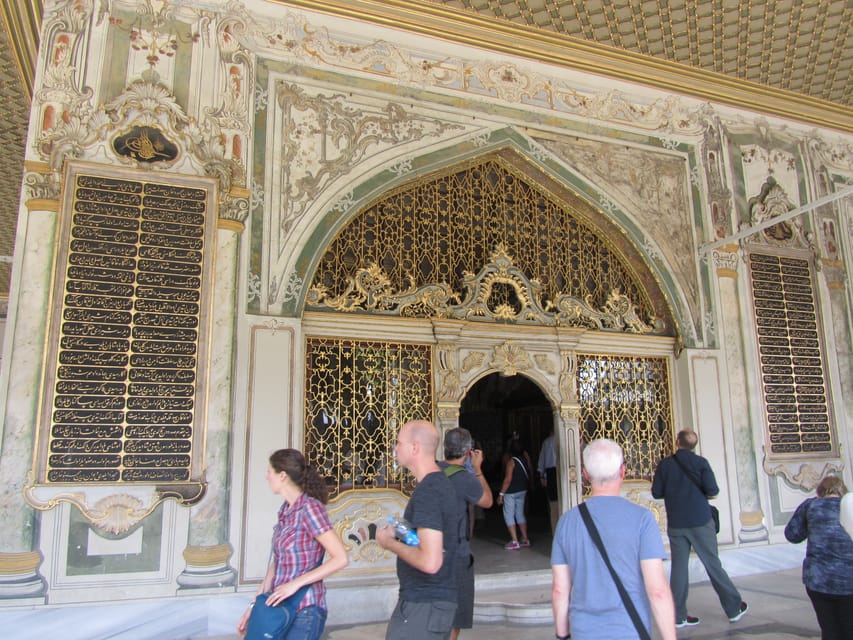 Istanbul: Topkapi, Hagia Sophia and Basilica Cistern Tour - Hagia Sophia, where church and mosque meet