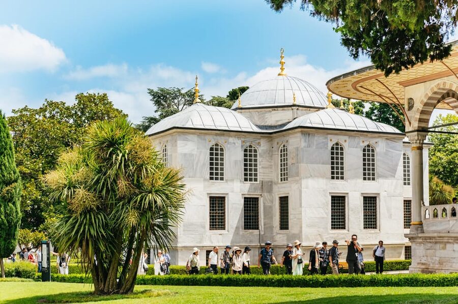 Istanbul: Topkapi Palace and Harem Guided Tour with Ticket - The Harem is the tour’s most revealing section