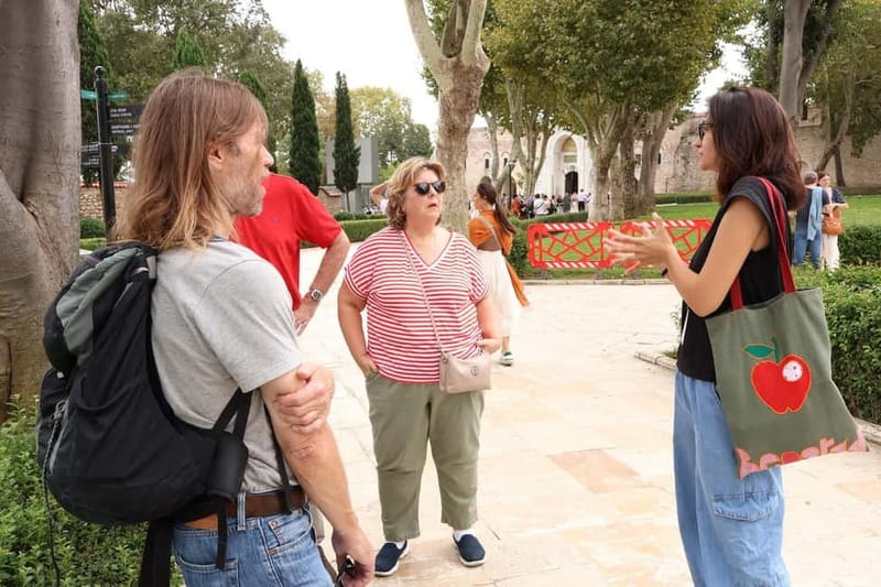 Istanbul: Topkapi Palace and Harem Museum Tour with Ticket - Why Topkapi Palace Works Best With a Guide