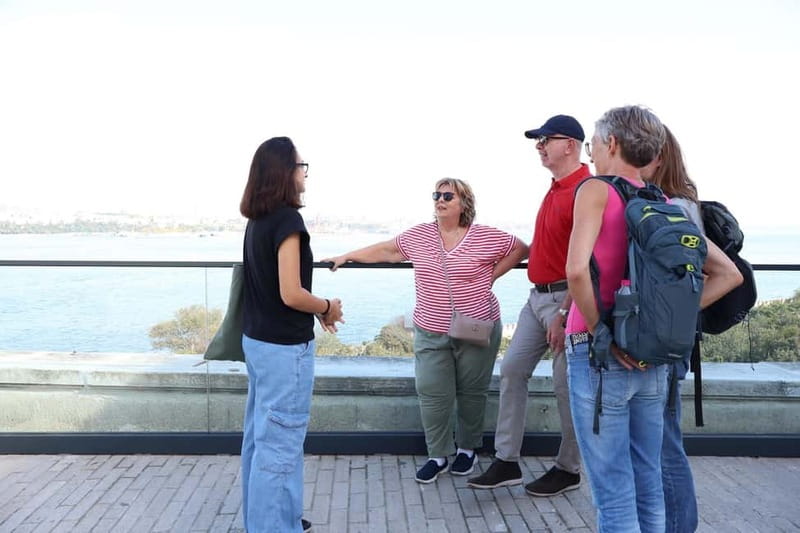 Istanbul: Topkapi Palace and Harem Museum Tour with Ticket - Meeting at the Fountain of Sultan Ahmed III