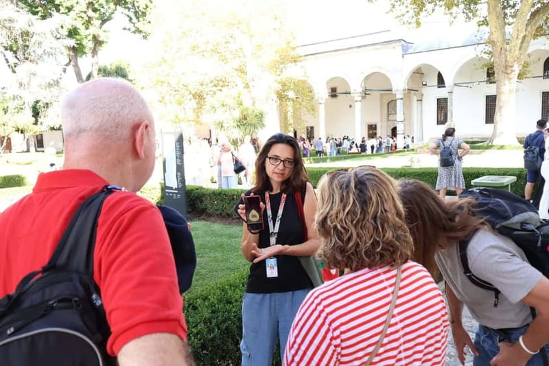 Istanbul: Topkapi Palace and Harem Museum Tour with Ticket - The Imperial Treasury and Palace Objects