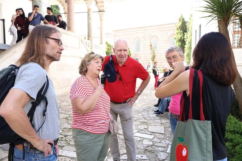 Istanbul: Topkapi Palace and Harem Museum Tour with Ticket - Through the Palace Courtyards and Gardens