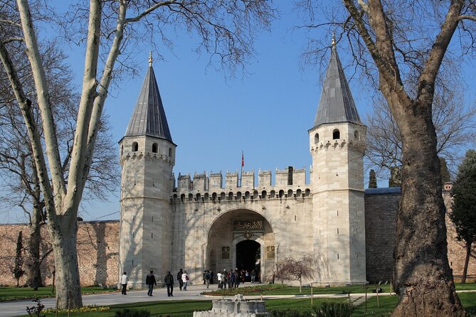 Istanbul: Topkapi Palace Guided Tour and Skip The Line - Meeting at Sultanahmet’s Fountain