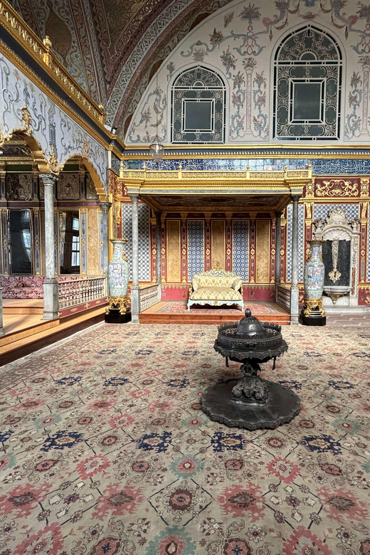 Istanbul: Topkapi Palace & Harem Museum Ticket & Audio Guide - Who will enjoy this setup most?