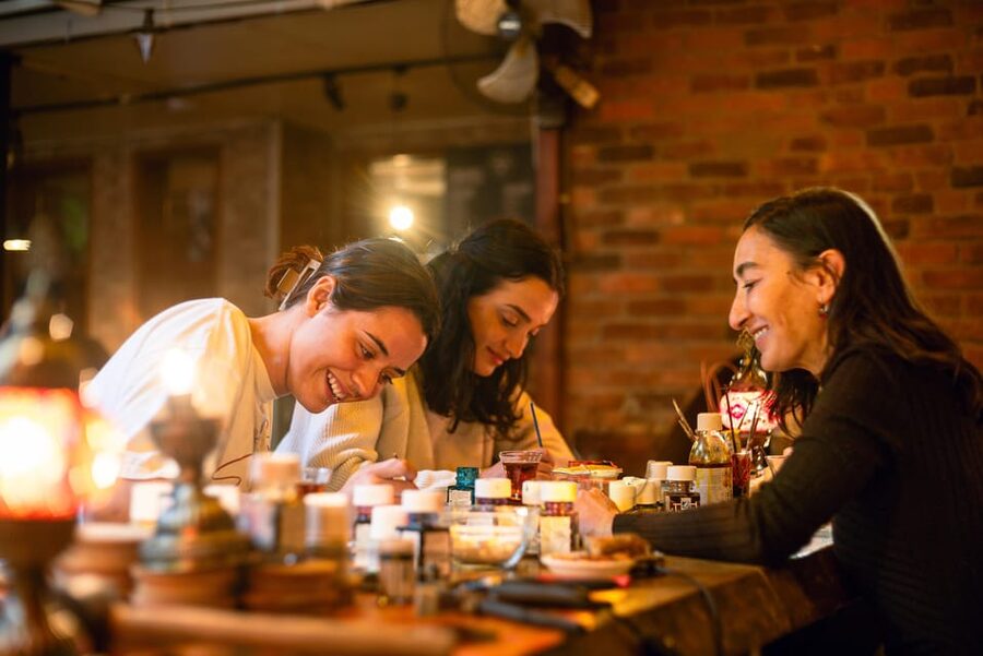 Istanbul: Traditional Stained Glass Painting Workshop - Choosing a pattern and color palette
