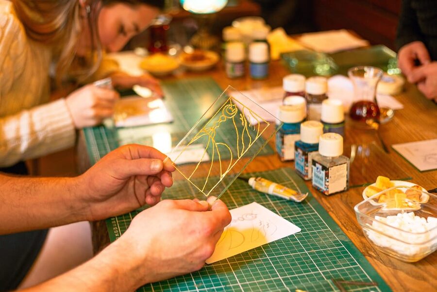 Istanbul: Traditional Stained Glass Painting Workshop - Practical points for a smoother visit