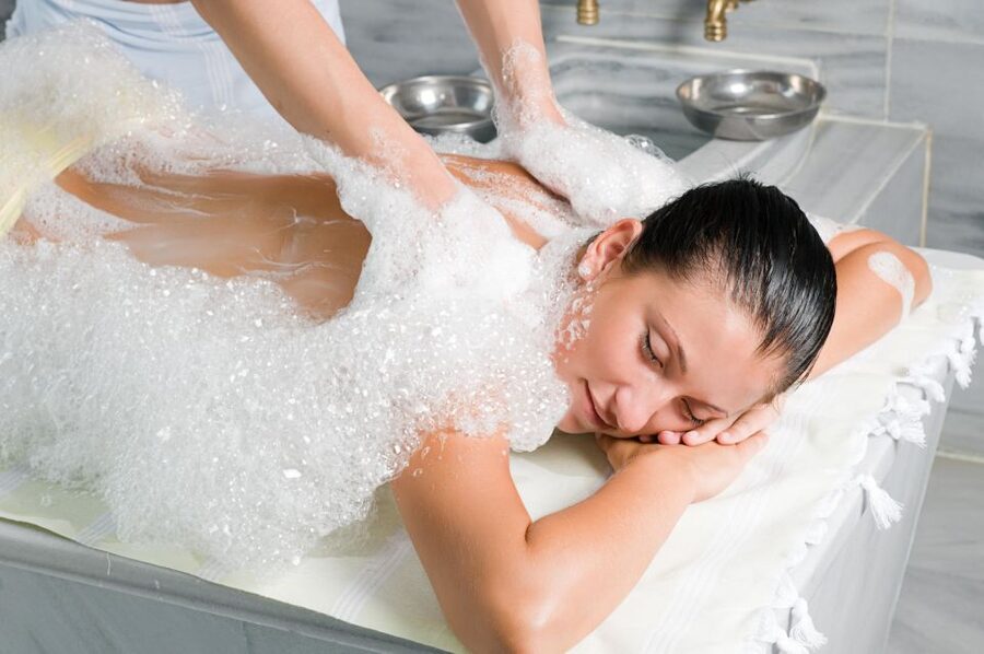 Istanbul: VIP Turkish Bath & Free Transfers - Sauna and steam room: the gentle beginning