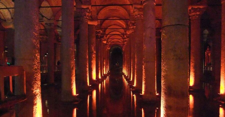 Istanbul Walking Tour: Discovering Old Town - Hagia Sophia: 75 minutes with Istanbul’s great symbol