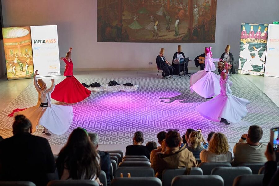 Istanbul: Whirling Dervish Ceremony next to Hagia Sophia - The introduction gives the turning its meaning