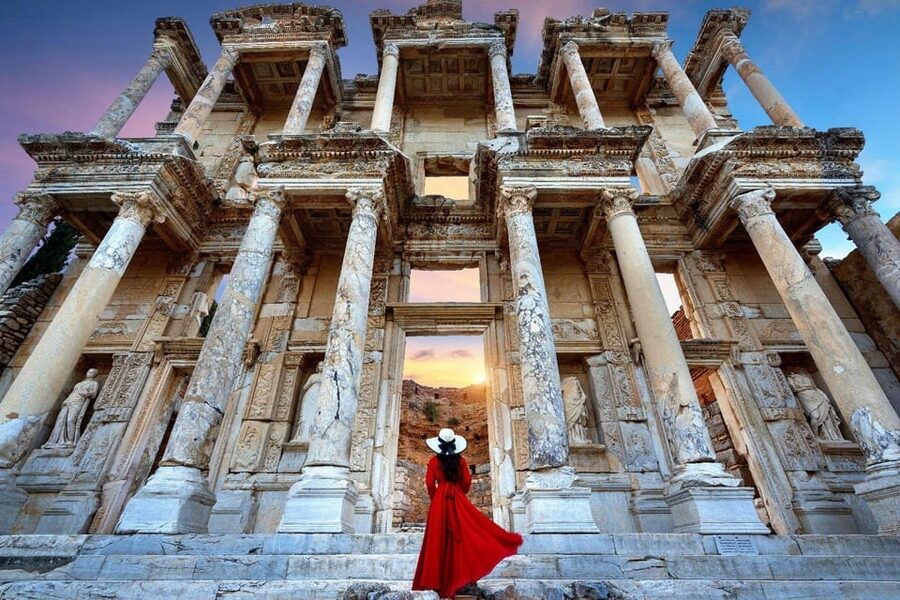 Kusadasi: Ephesus, House of Virgin Mary, and Temple Tour - Walking through Ephesus, the star of the day