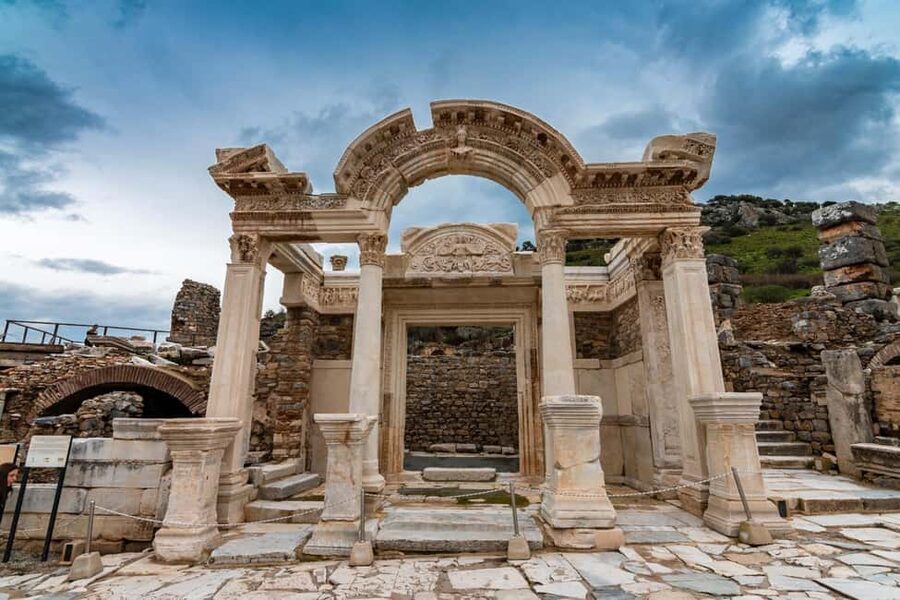 Kusadasi: Ephesus Private Tour for Cruise Guests - Entering Ephesus after a short ride from the port
