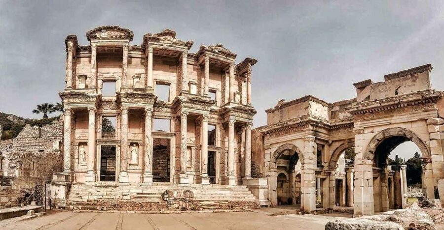 Kusadasi: Ephesus Small Group Tour - Two hours among the streets of Ephesus