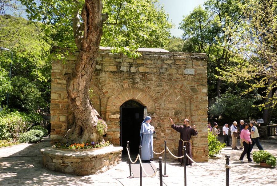 Kusadasi Port: All Inclusive Ephesus Tour (Skip-The-Line) - Ephesus through the upper gate