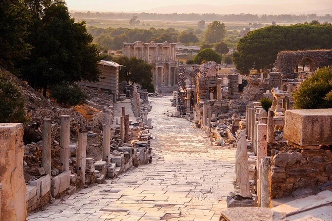 Kusadasi Shore Excursion: Ephesus Sightseeing Tour with Lunch - Lunch and the Turkish food experience