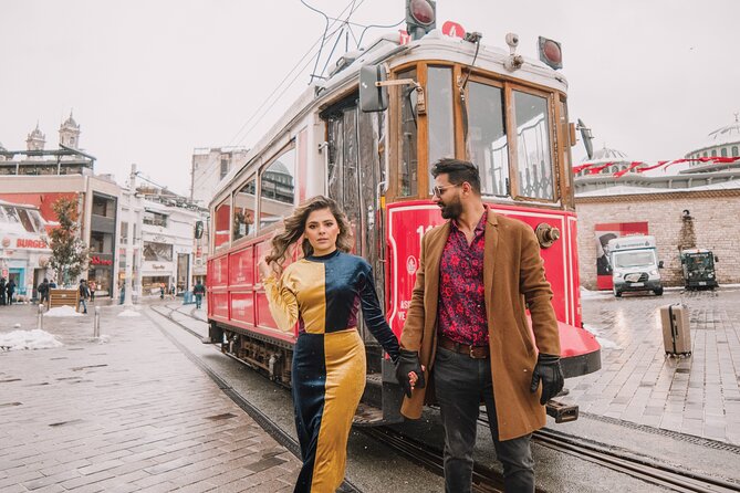 Love in Istanbul: Perfect Photo Moments at Iconic Locations - Key points at a glance