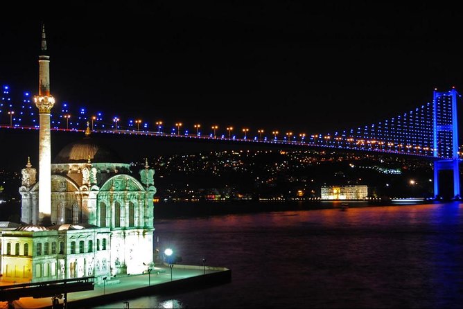 Luxury Bosphorus Dinner Cruise with Turkish Night Show - A Turkish night show built for fun