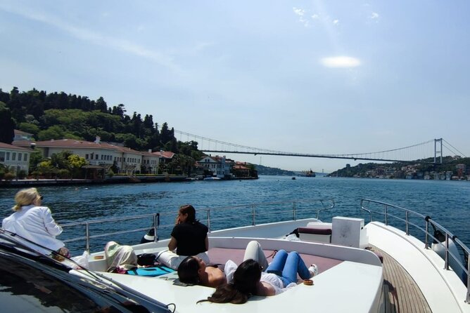 Luxury Bosphorus Yacht Cruise – Stopover in Asian Side - Starting beside Dolmabahçe Mosque