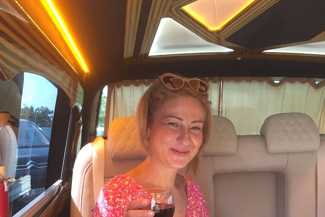 Luxury Maybaych Van İstanbul Airport Meet Transfer - What the airport-to-hotel ride feels like