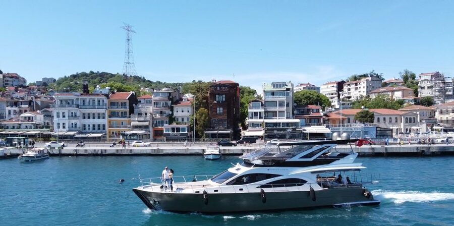 Luxury Private Yacht Rental - The Asian shore and Beylerbeyi Palace