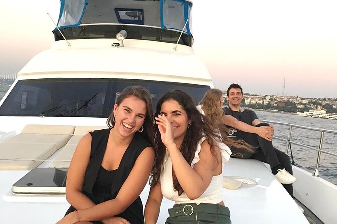 Luxury Sunset Yacht Cruise on the Bosphorus – Refresh & Relax - Returning past Sarayburnu and the Golden Horn