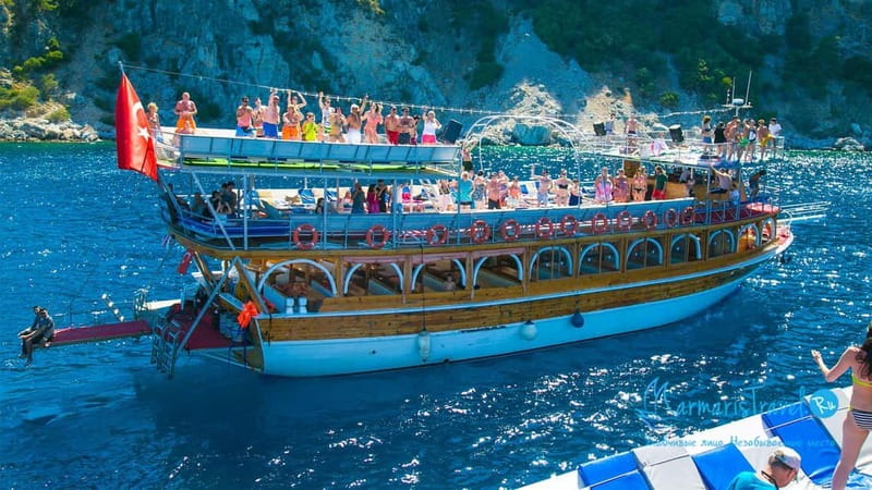 Marmaris: Boat Trip w/Lunch, ansfer & Unlimited Drinks - BBQ lunch on the boat