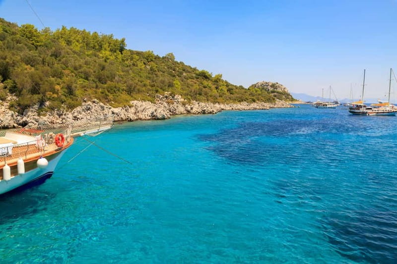 Marmaris: Pirate Boat Trip with Meal, Drinks and Transfer - Turunç is the best stop for a little exploring